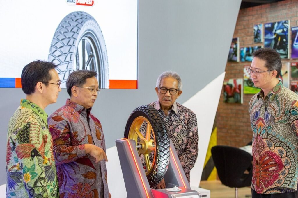 ZENEOS Meluncurkan Produk Baru pada Ajang Indonesia Motorcycle Show (IMOS) 2022